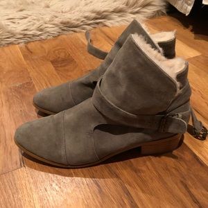 Plomo suede booties with fur